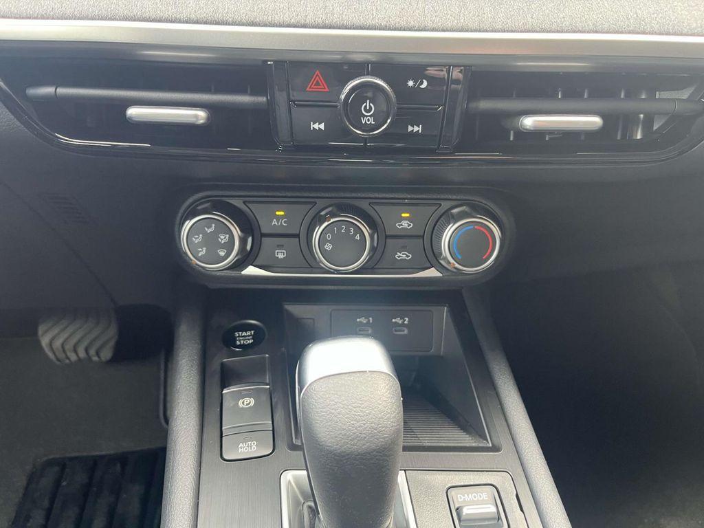 new 2025 Nissan Kicks car, priced at $25,155