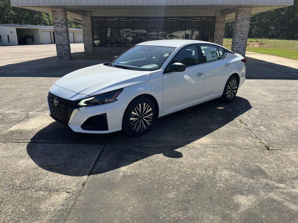 new 2025 Nissan Altima car, priced at $28,499