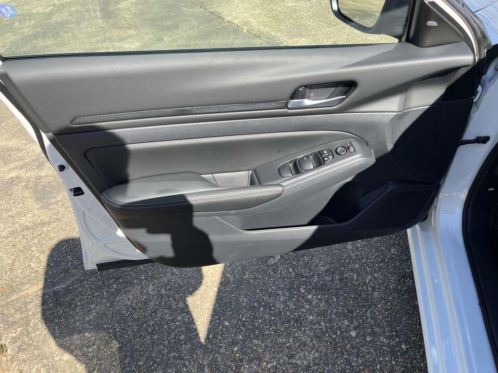 new 2025 Nissan Altima car, priced at $28,499