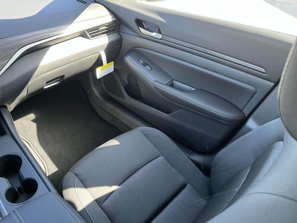 new 2025 Nissan Altima car, priced at $28,499
