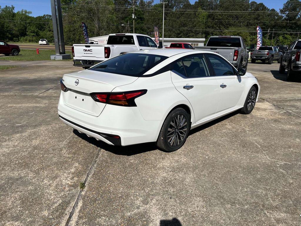 new 2025 Nissan Altima car, priced at $28,499