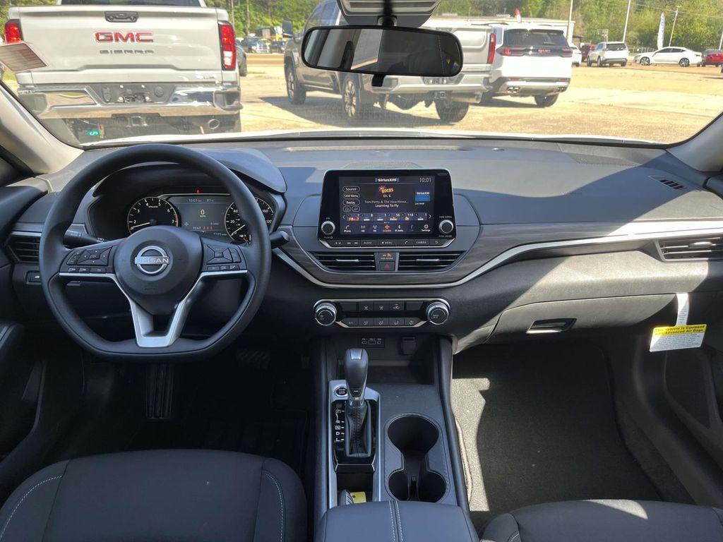 new 2025 Nissan Altima car, priced at $28,499