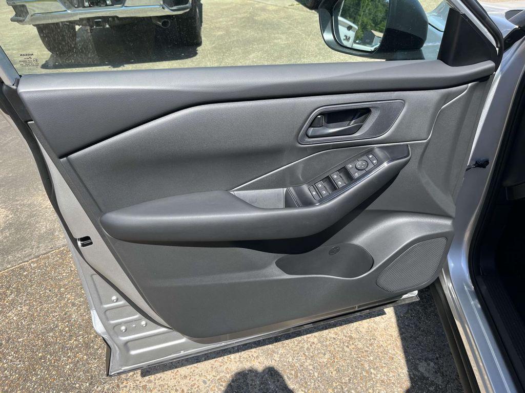 new 2025 Nissan Rogue car, priced at $30,999