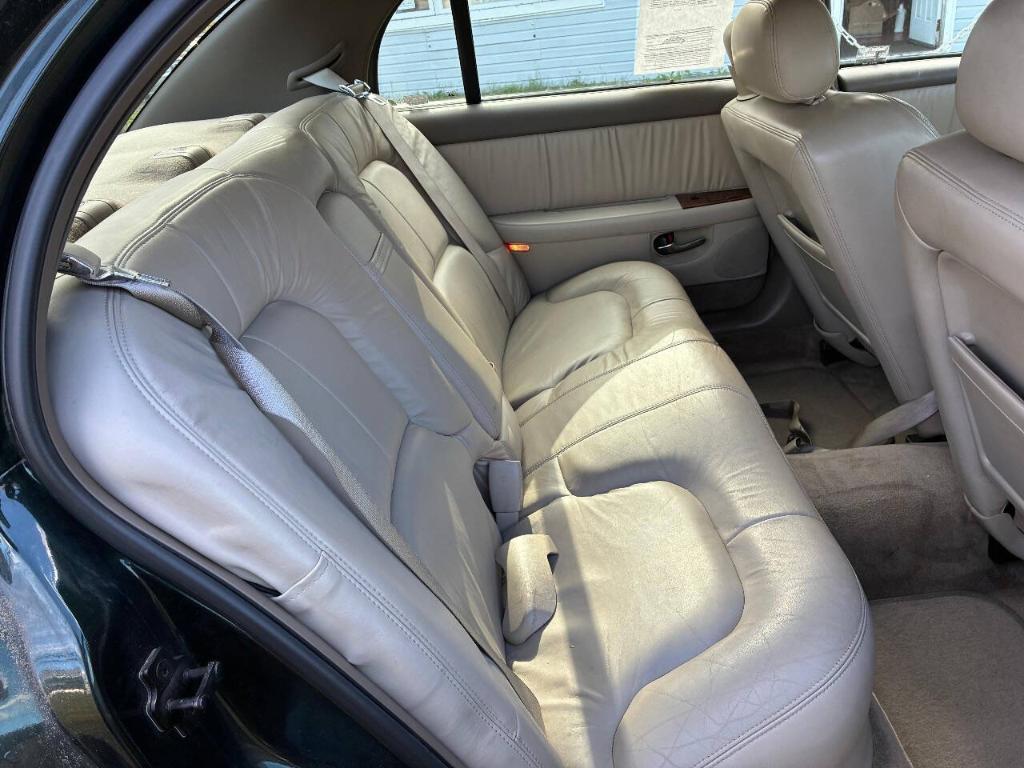 used 2001 Buick Park Avenue car, priced at $2,650