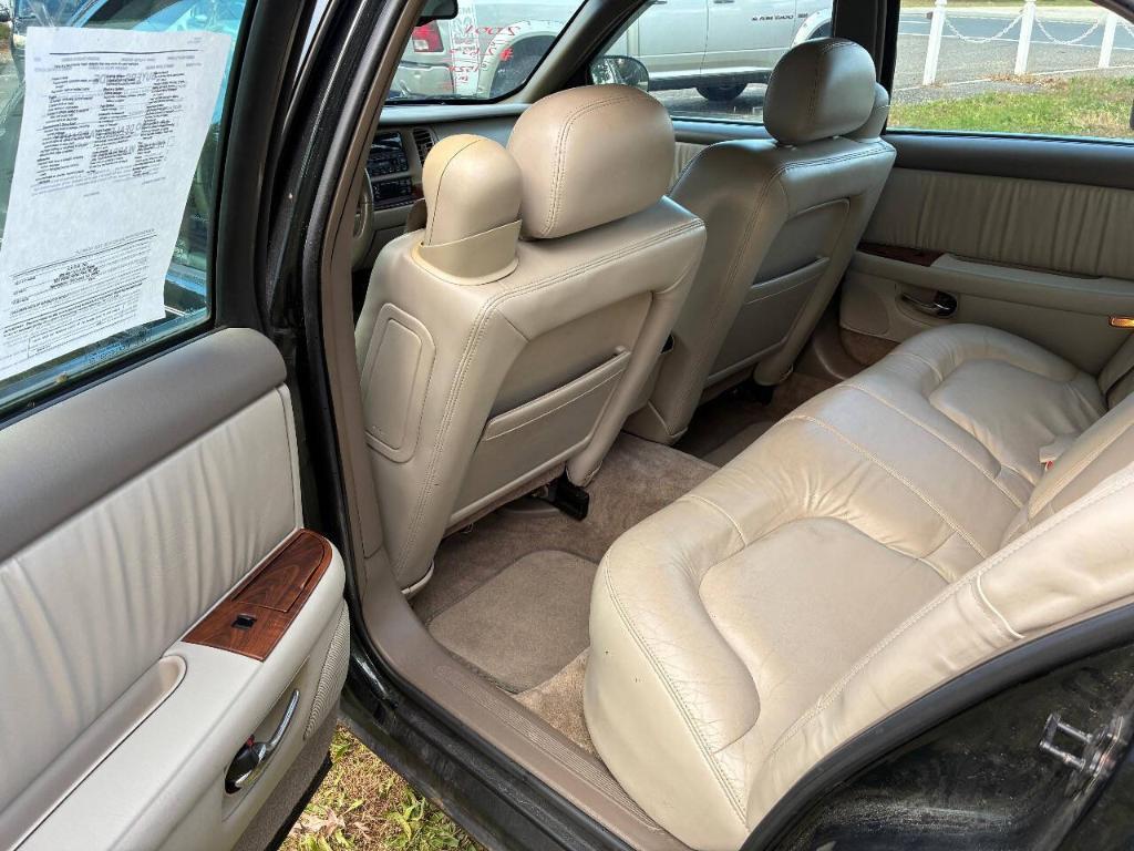 used 2001 Buick Park Avenue car, priced at $2,650