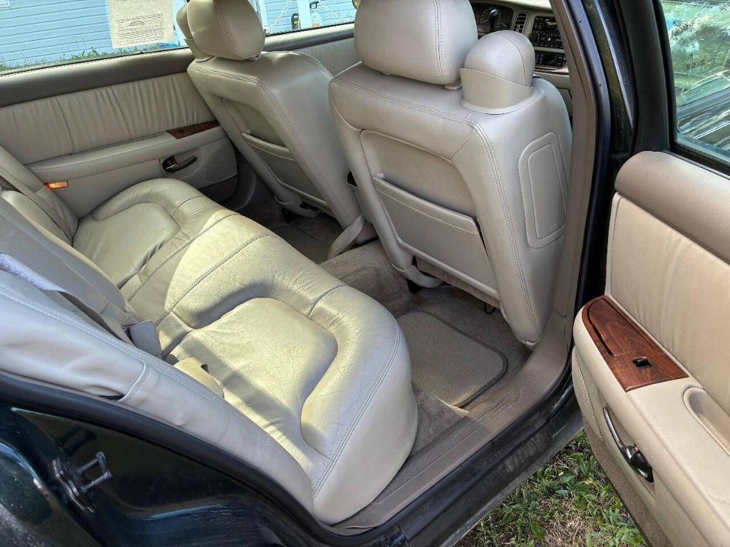 used 2001 Buick Park Avenue car, priced at $2,650