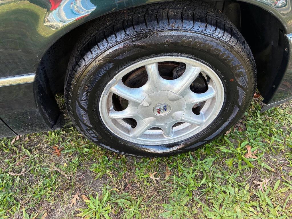 used 2001 Buick Park Avenue car, priced at $2,650