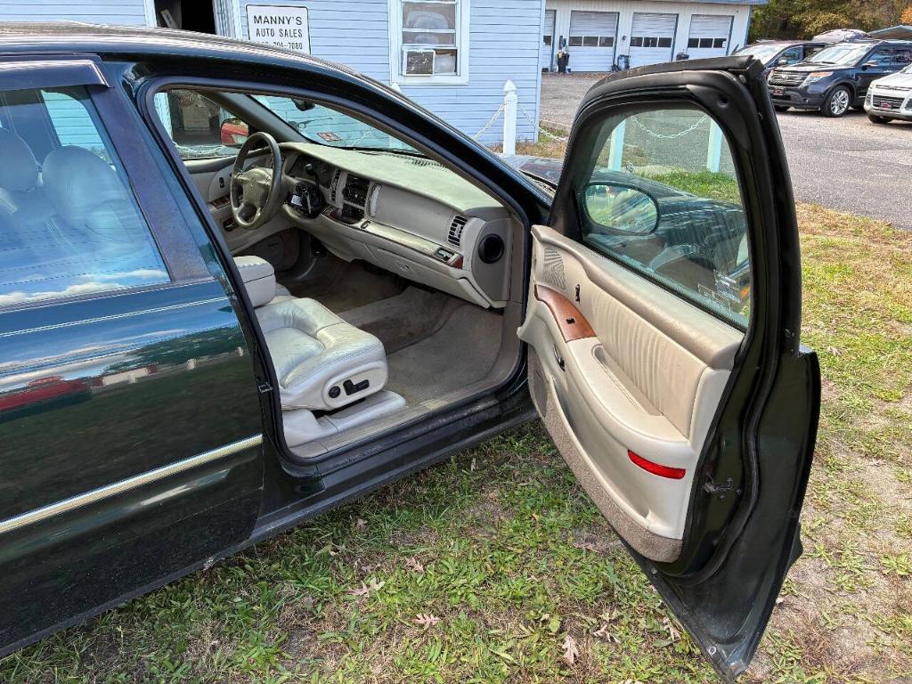 used 2001 Buick Park Avenue car, priced at $2,650