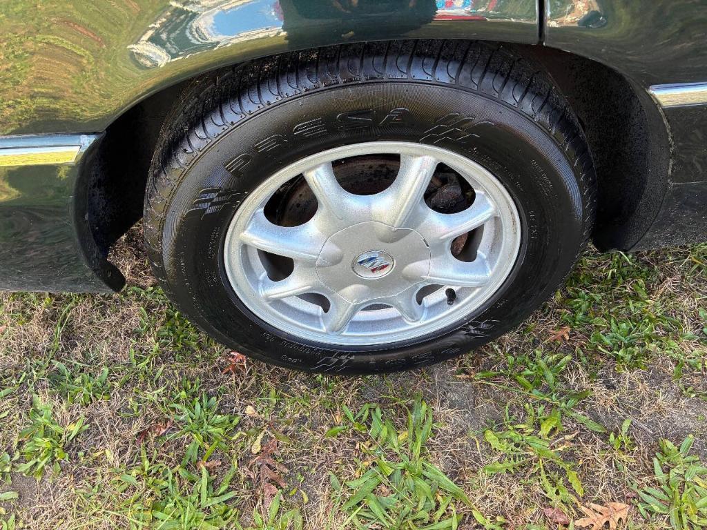 used 2001 Buick Park Avenue car, priced at $2,650
