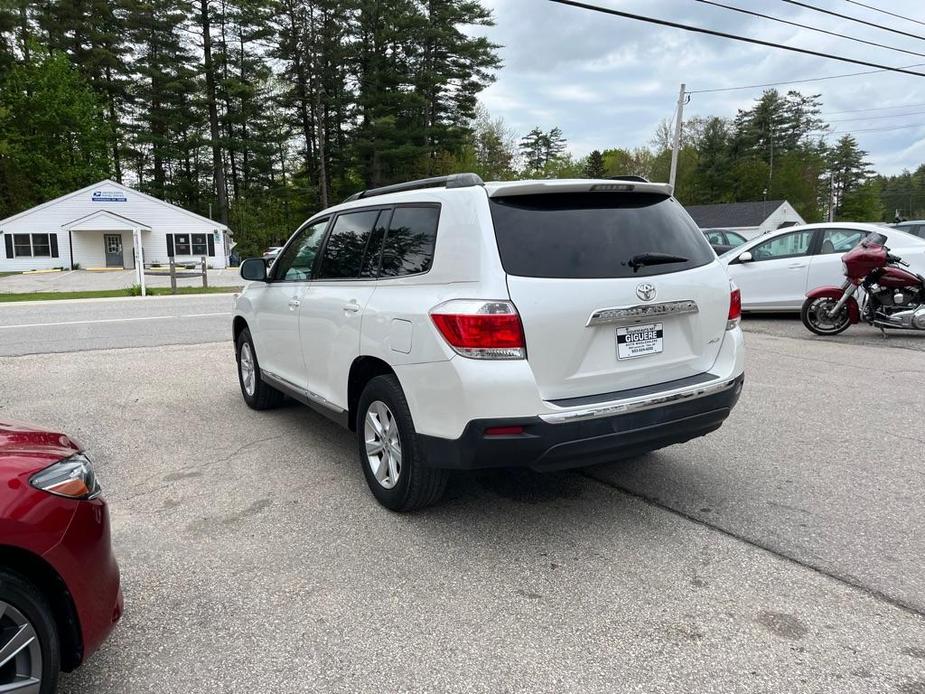 used 2011 Toyota Highlander car, priced at $12,995