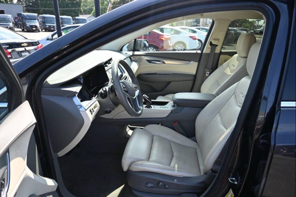 used 2017 Cadillac XT5 car, priced at $10,995