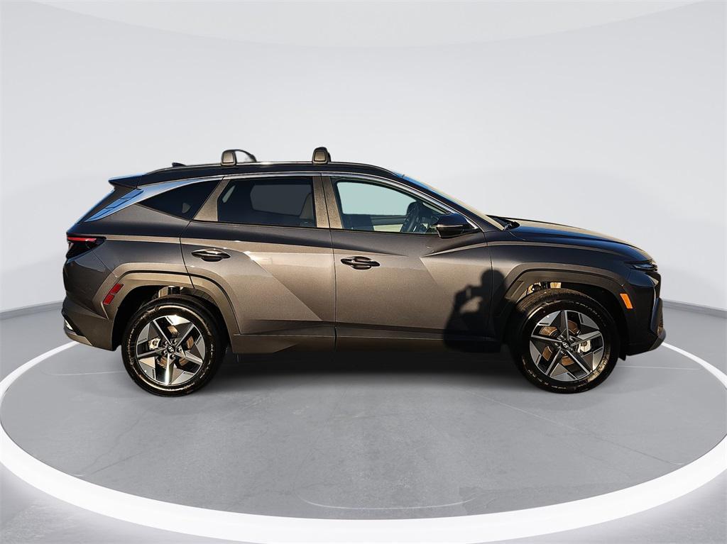 new 2025 Hyundai TUCSON Hybrid car, priced at $32,181