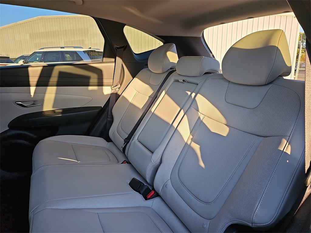 new 2025 Hyundai TUCSON Hybrid car, priced at $32,181