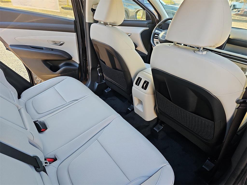 new 2025 Hyundai TUCSON Hybrid car, priced at $32,181