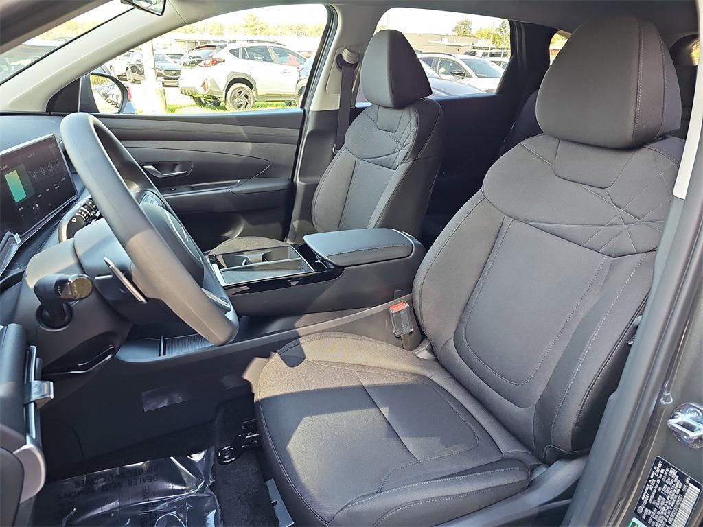 new 2026 Hyundai TUCSON Hybrid car, priced at $32,275