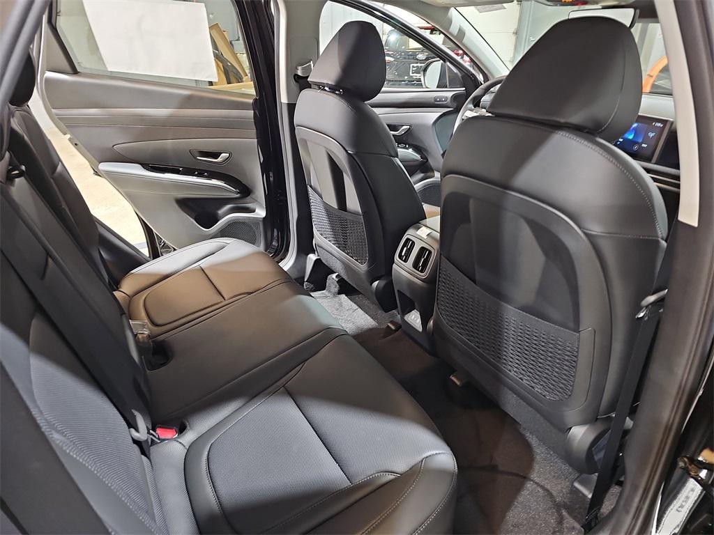 new 2025 Hyundai TUCSON Hybrid car, priced at $36,661