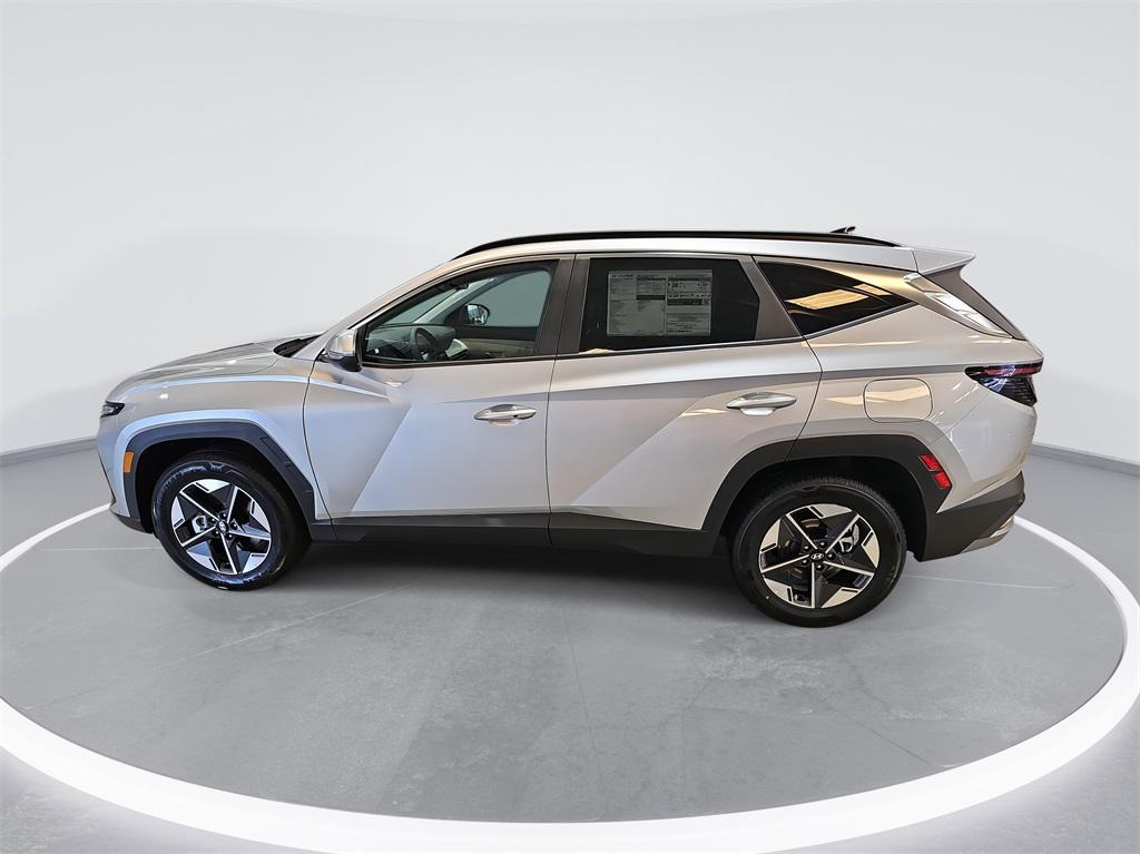 new 2026 Hyundai TUCSON Hybrid car, priced at $33,377
