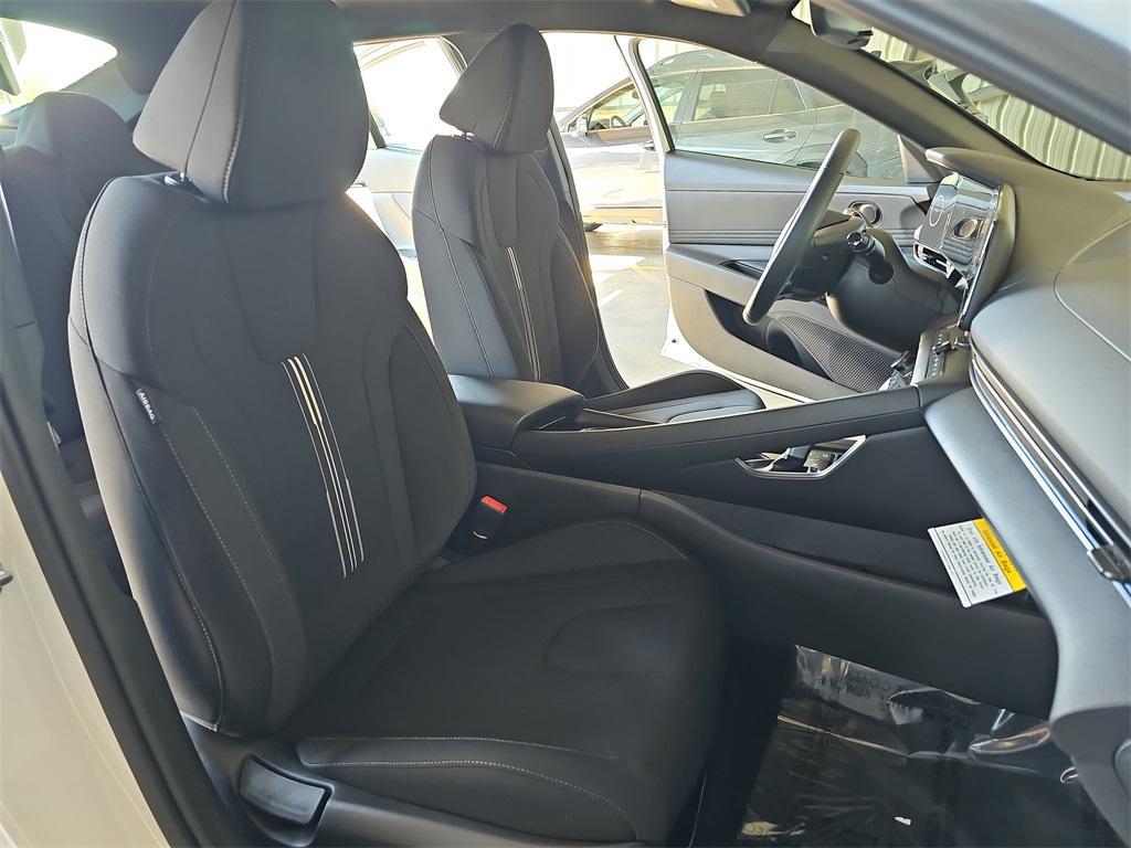 new 2026 Hyundai ELANTRA HEV car, priced at $28,359