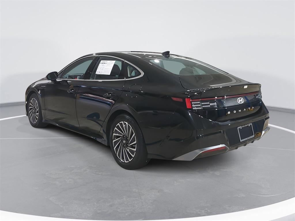 used 2024 Hyundai Sonata Hybrid car, priced at $27,453