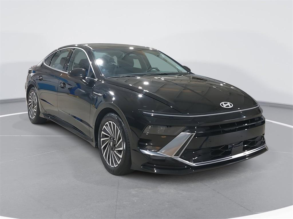 used 2024 Hyundai Sonata Hybrid car, priced at $27,453