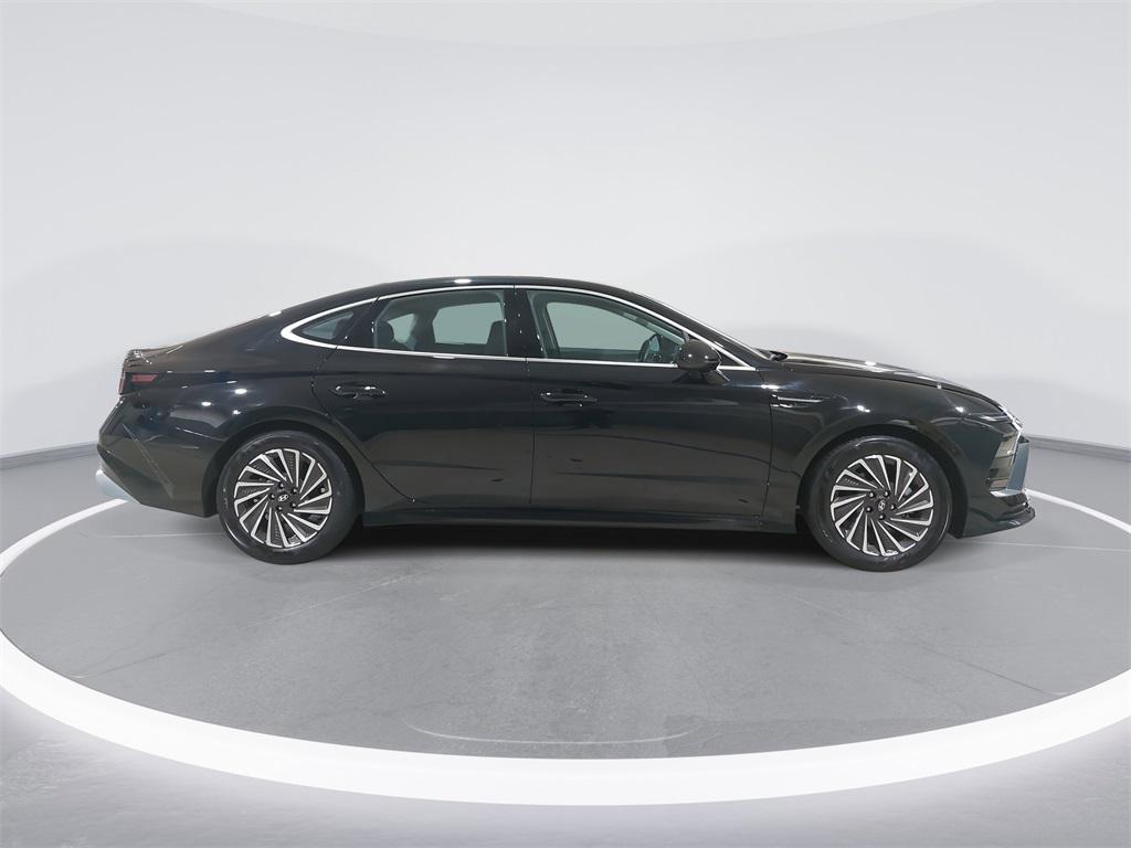 used 2024 Hyundai Sonata Hybrid car, priced at $27,453