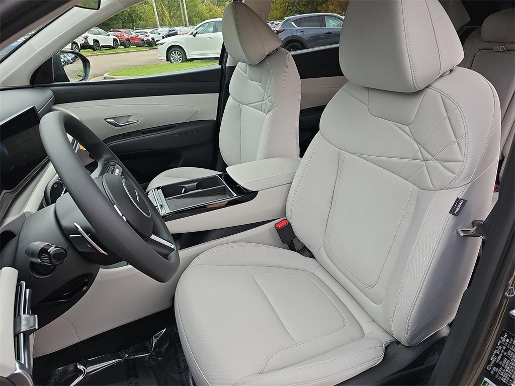 new 2026 Hyundai TUCSON Hybrid car, priced at $32,419
