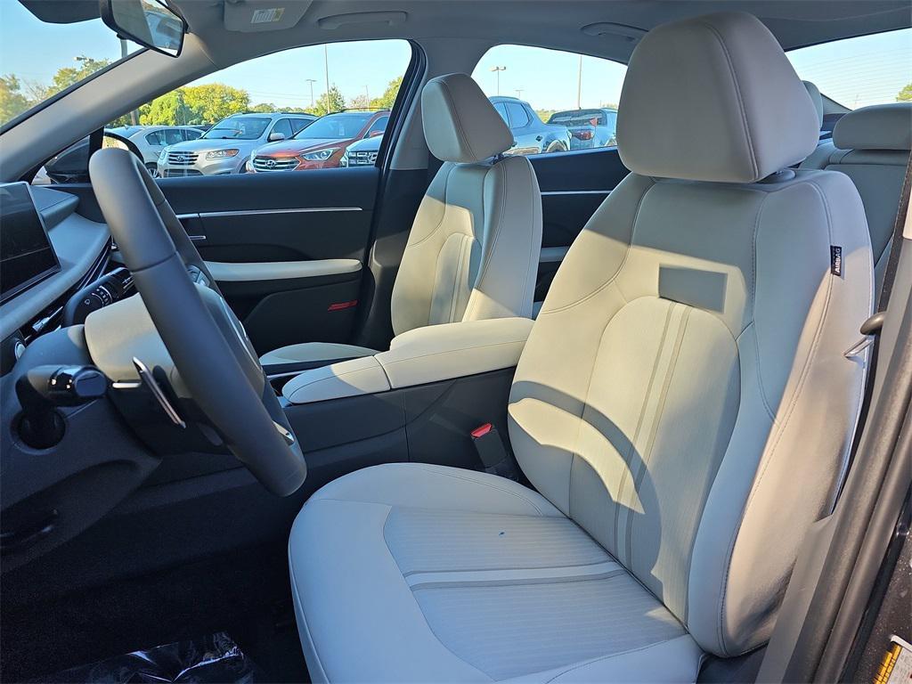 new 2026 Hyundai Sonata Hybrid car, priced at $33,050