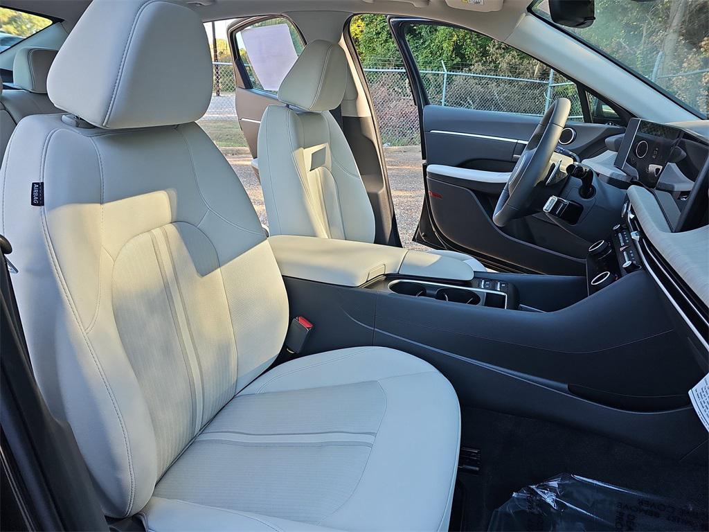 new 2026 Hyundai Sonata Hybrid car, priced at $33,050