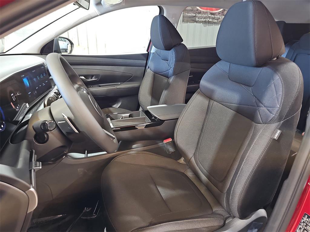 new 2026 Hyundai TUCSON Hybrid car, priced at $32,761