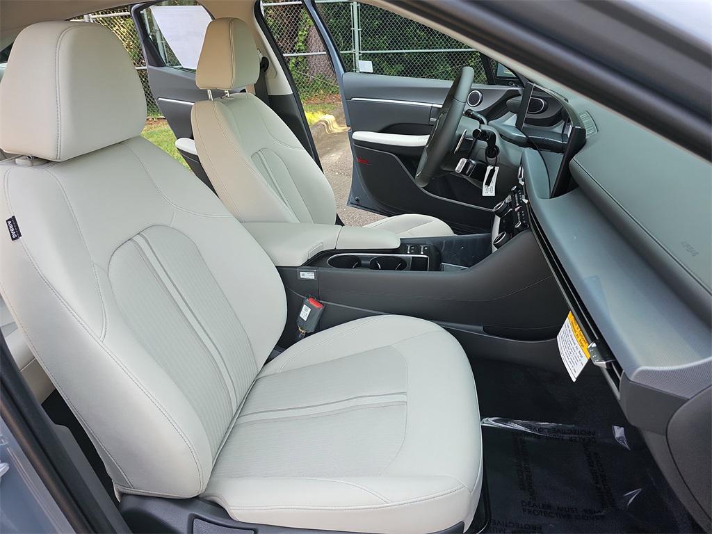new 2025 Hyundai Sonata car, priced at $32,855