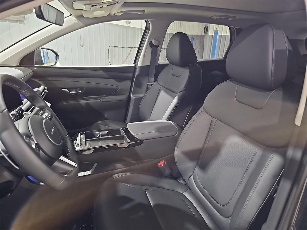 new 2025 Hyundai TUCSON Hybrid car, priced at $31,904
