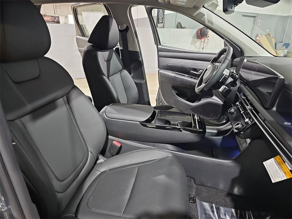 new 2025 Hyundai TUCSON Hybrid car, priced at $31,904