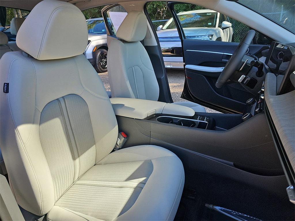 new 2026 Hyundai Sonata Hybrid car, priced at $32,777