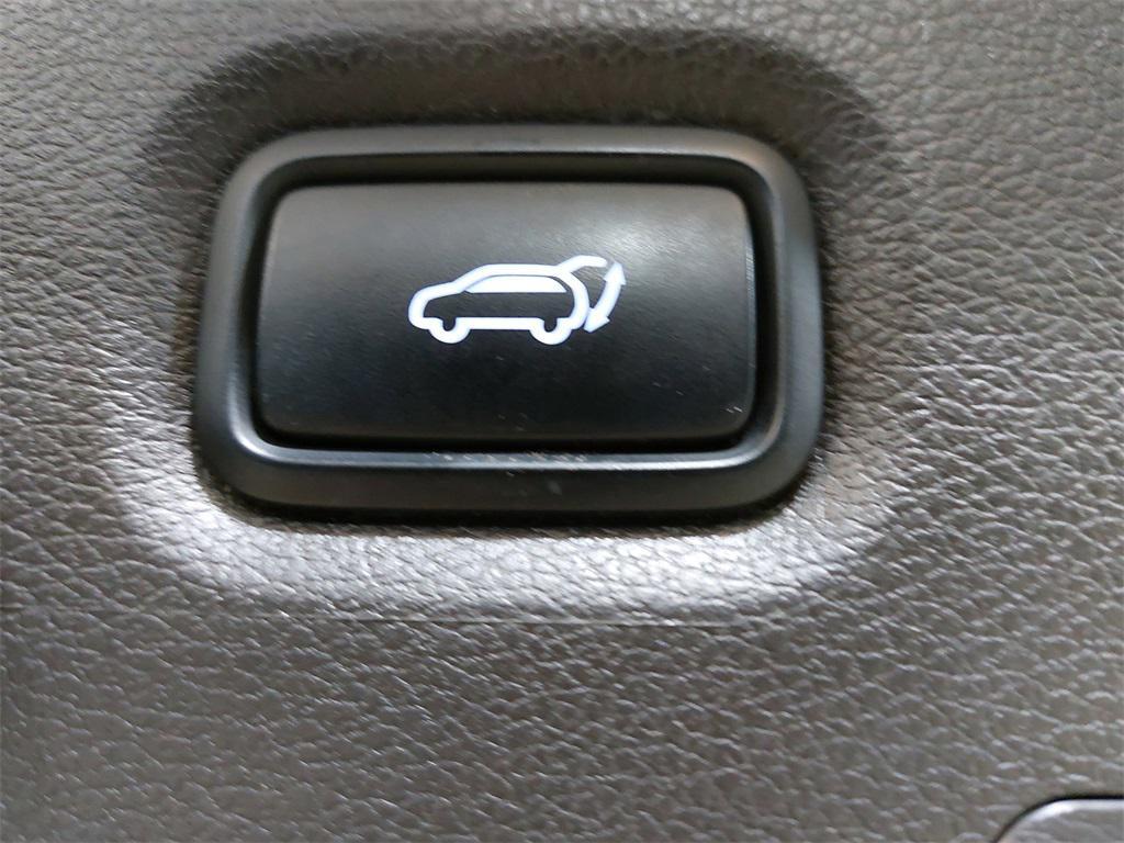 used 2020 Hyundai Santa Fe car, priced at $21,022