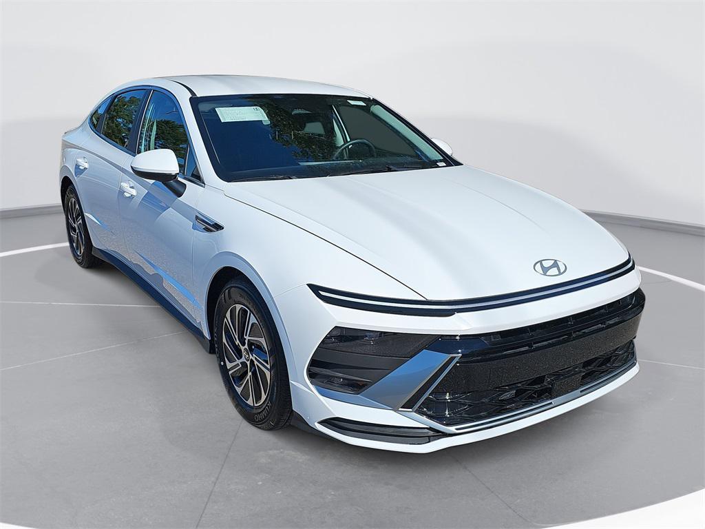 new 2026 Hyundai Sonata Hybrid car, priced at $30,355
