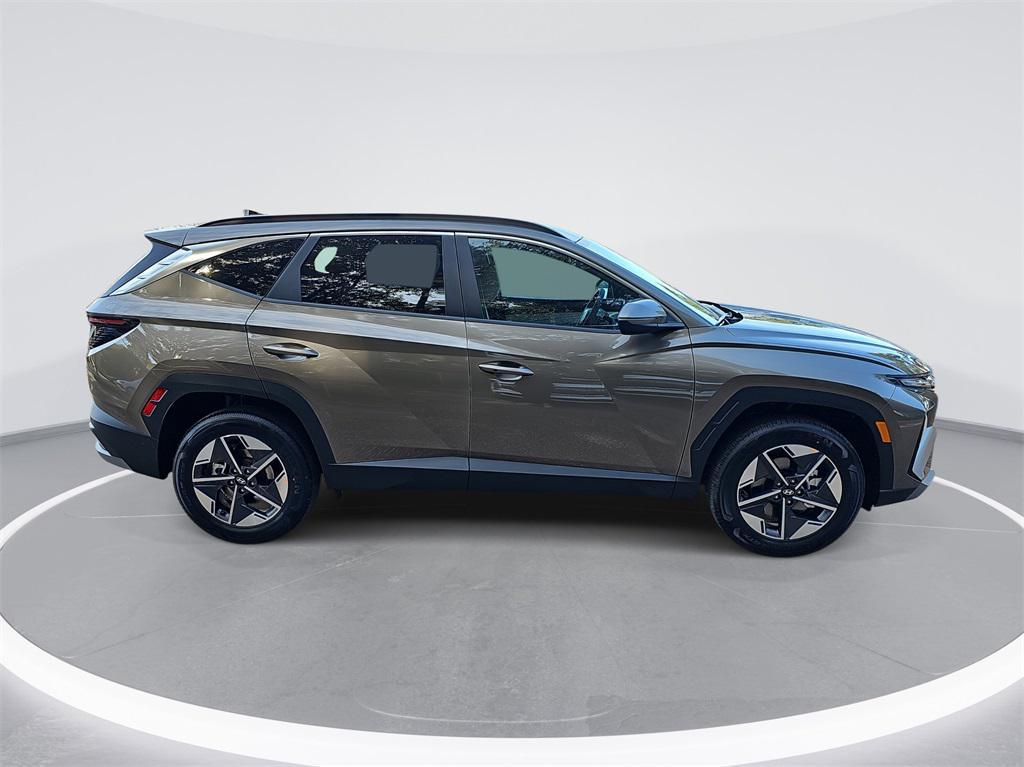new 2026 Hyundai TUCSON Hybrid car, priced at $33,377