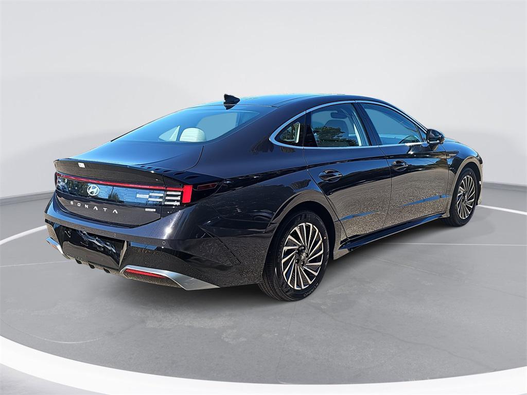 new 2026 Hyundai Sonata Hybrid car, priced at $38,650