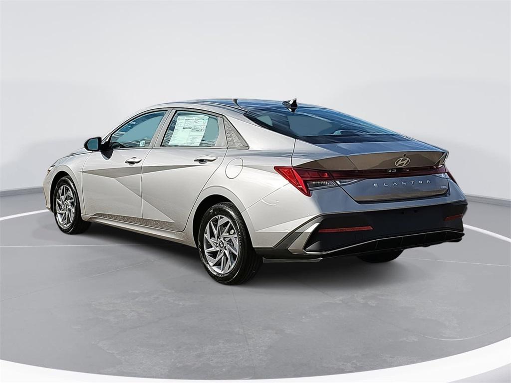 new 2026 Hyundai ELANTRA HEV car, priced at $25,916