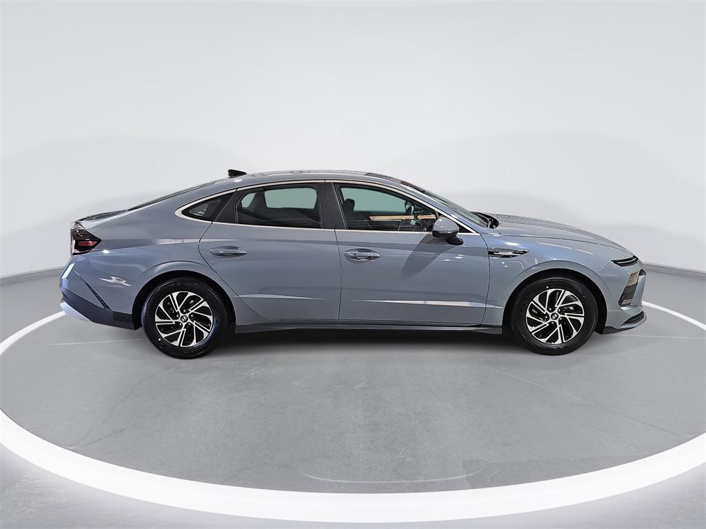 new 2026 Hyundai Sonata Hybrid car, priced at $29,875