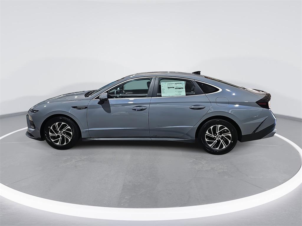 new 2026 Hyundai Sonata Hybrid car, priced at $29,875