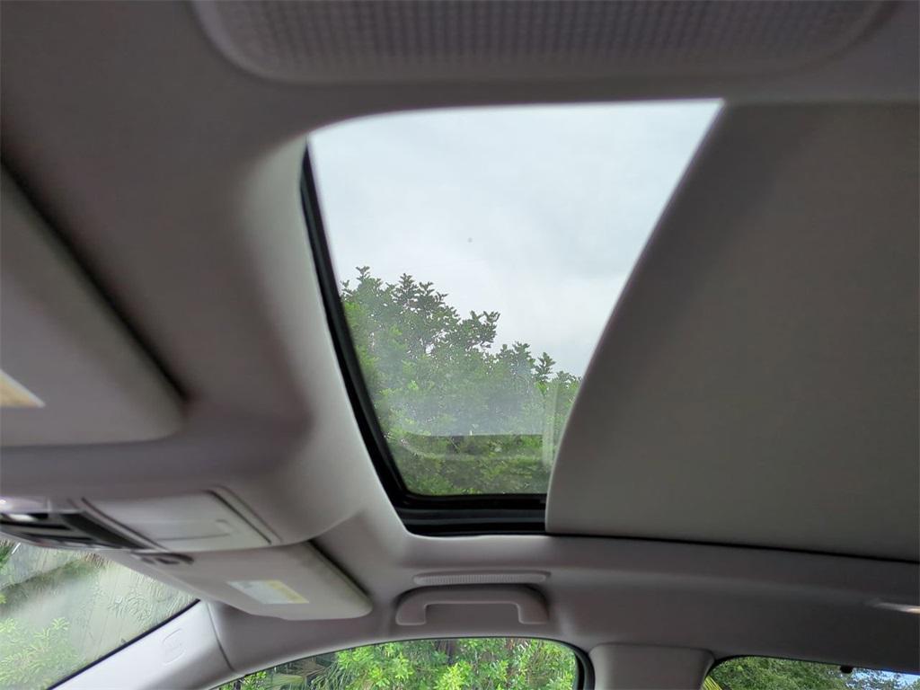 used 2025 Acura MDX car, priced at $47,908