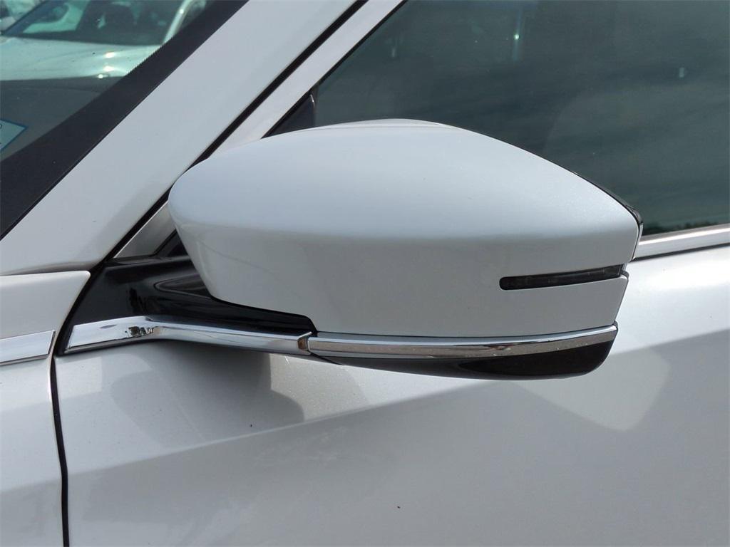 used 2022 Acura MDX car, priced at $32,930