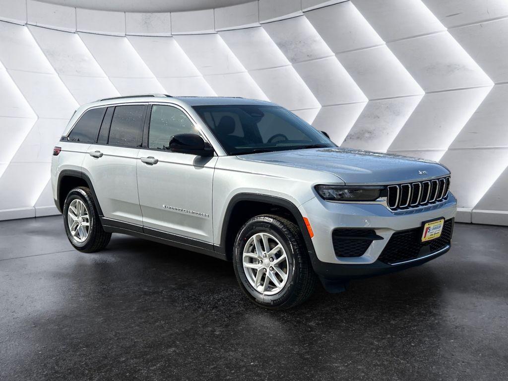 new 2025 Jeep Grand Cherokee car, priced at $42,567