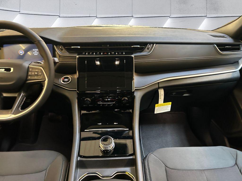 new 2025 Jeep Grand Cherokee car, priced at $42,567