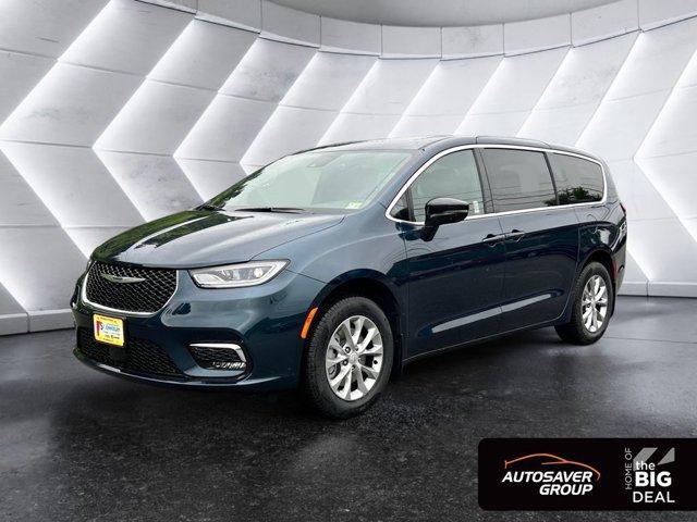 new 2025 Chrysler Pacifica car, priced at $52,278