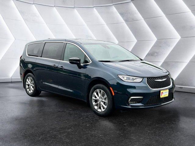 new 2025 Chrysler Pacifica car, priced at $52,278