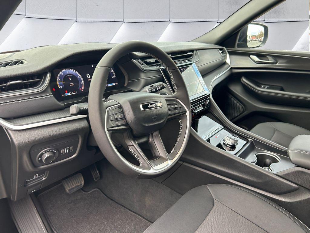 new 2025 Jeep Grand Cherokee L car, priced at $44,224