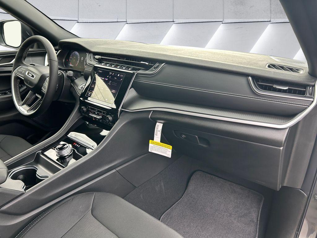 new 2025 Jeep Grand Cherokee L car, priced at $44,224