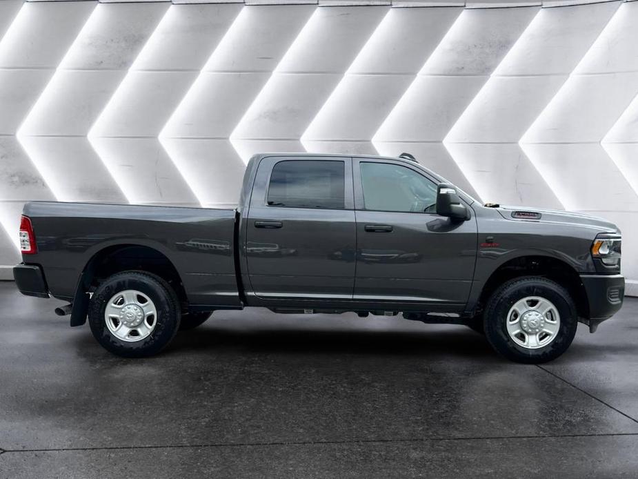 new 2024 Ram 3500 car, priced at $61,015