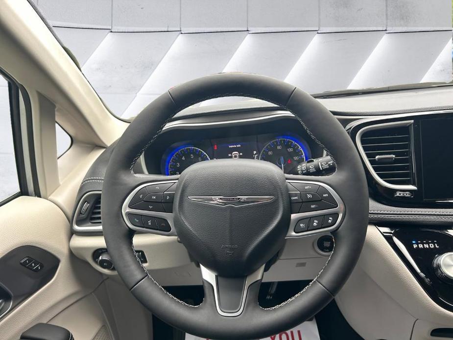 new 2024 Chrysler Pacifica car, priced at $43,590